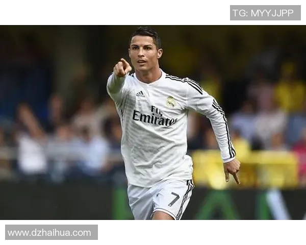 当今足坛最帅球星大集合：颜值与实力并存的顶级足球明星魅力盘点