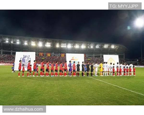 足球网红对决球星赛场激烈上演谁将成为下一个足球传奇之星